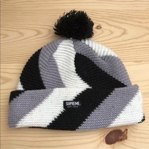 SUPREME DIAGONAL STRIPE BEANIE BOX LOGO FW2013